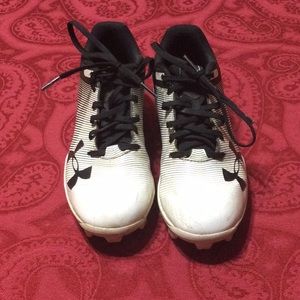 Boys 3Y U dear Armour cleats